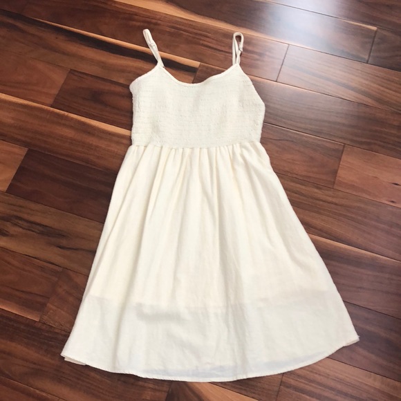 Brandy Melville Dresses & Skirts - BRANDY MELVILLE PALE YELLIW SMOCKED TOP COTTON LINED DRESS OS